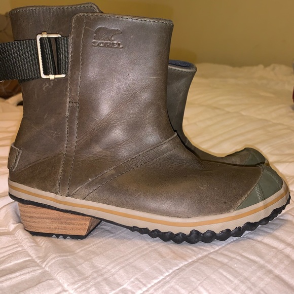 sorel slimboot shortie